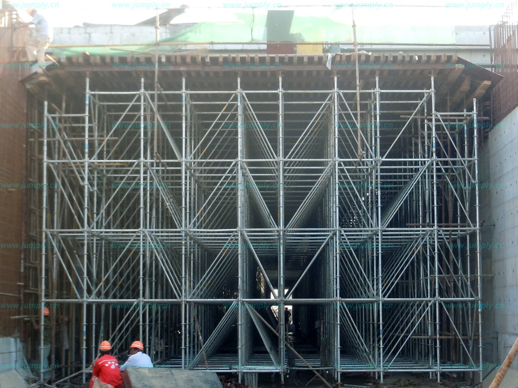 “承插型盤扣式腳手架，搭建好助手，效率有保障”